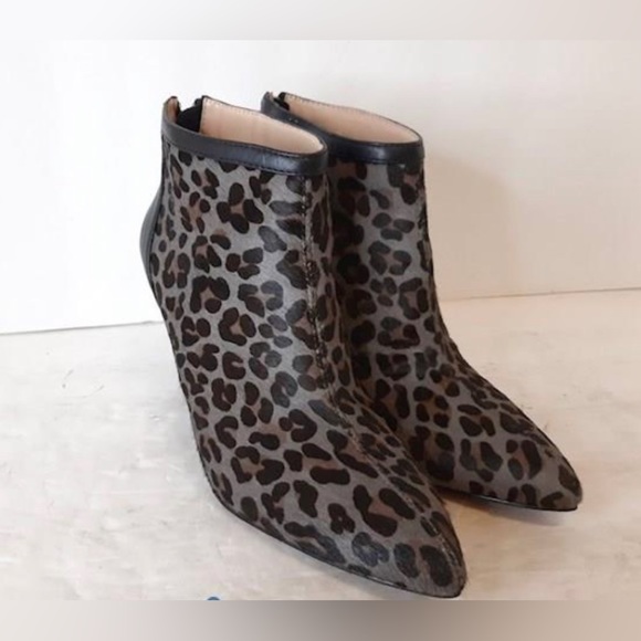 LIKE NEW 👠 Adrianne Vittadini  Nyla Ankles Booties - Picture 3 of 9